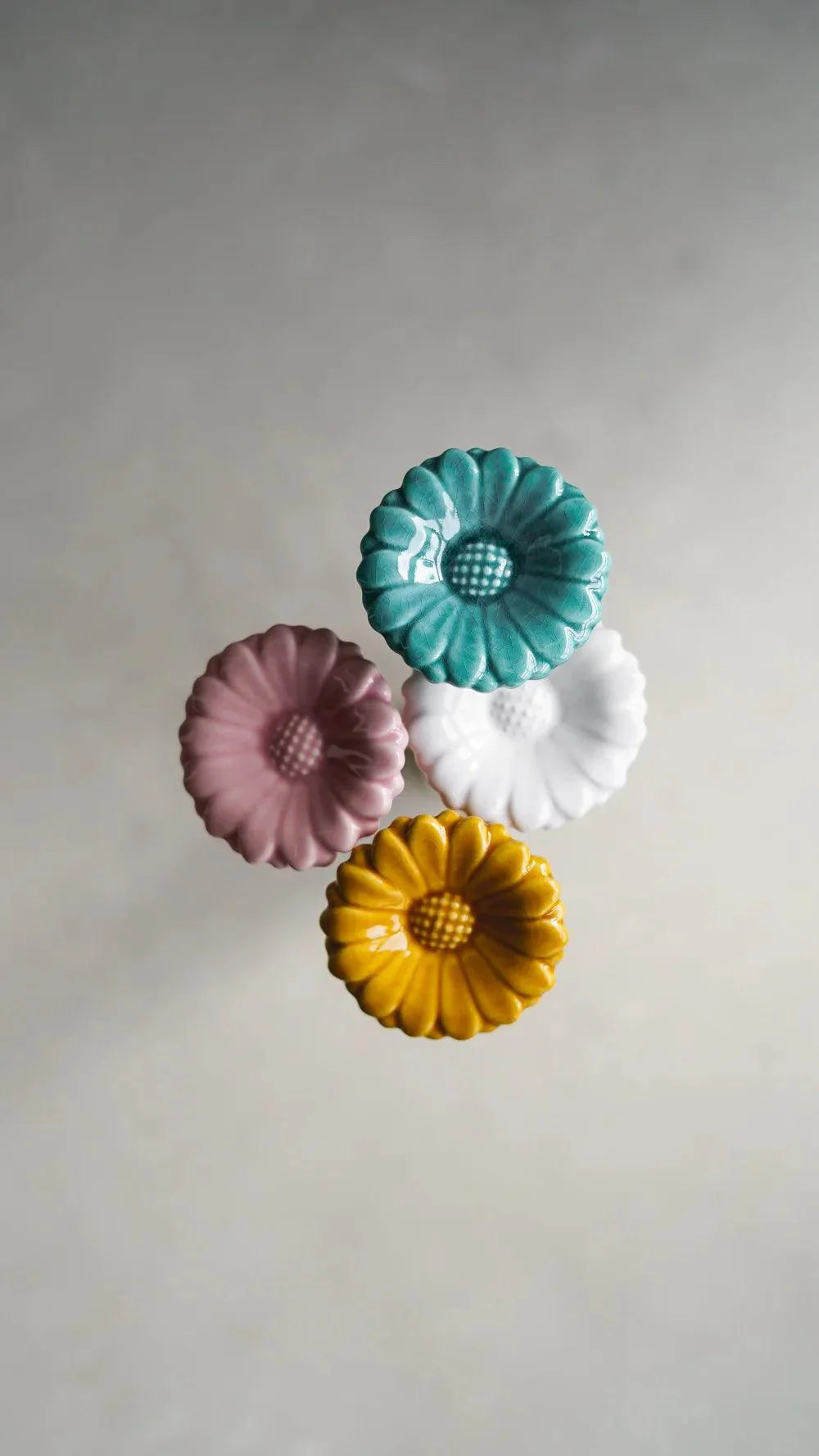 CerAmor Flores Ceramica - Bouquet de 4 flores de ceramica Camomila