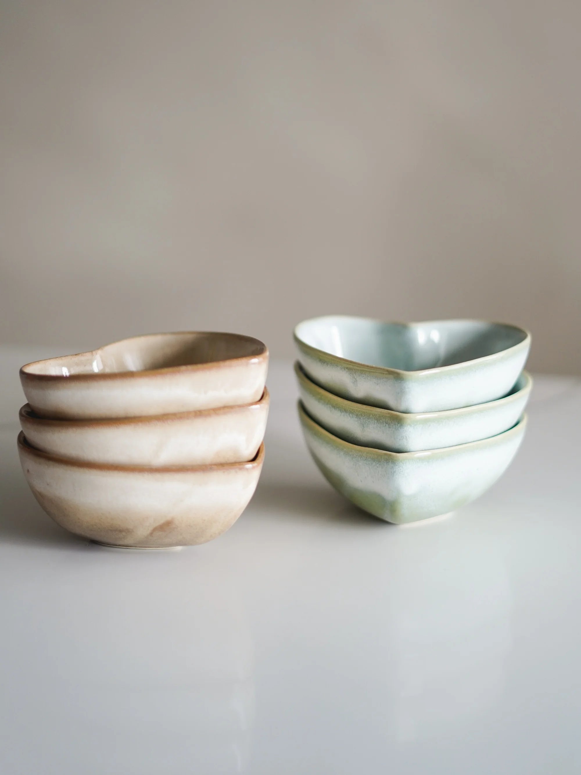 CerAmor Taças Ceramica - Taça sobremesa verde água e areia em formato coração