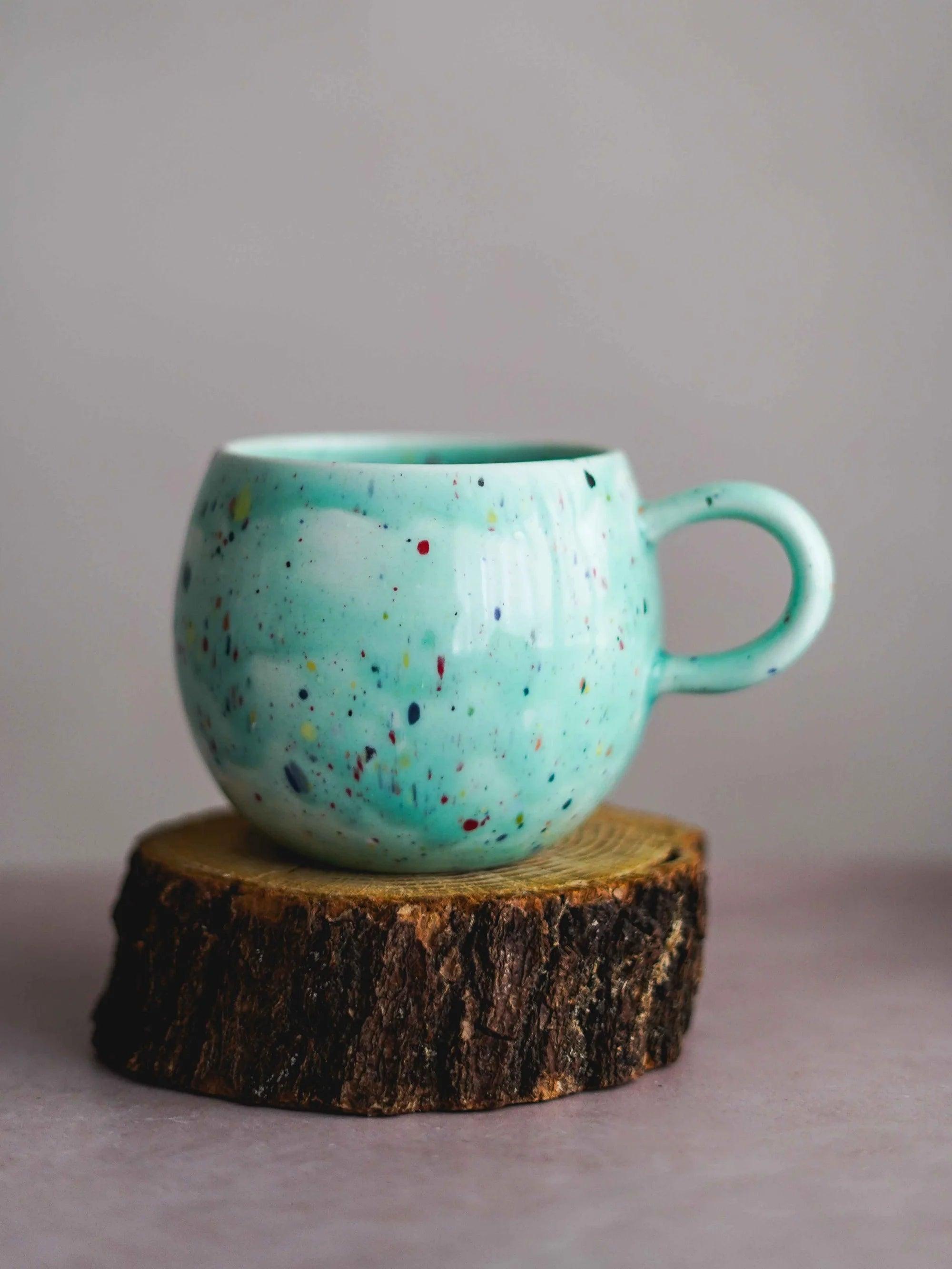 CerAmor Canecas Ceramica - Caneca em ceramica na cor de verde com inspiração arco-iris
