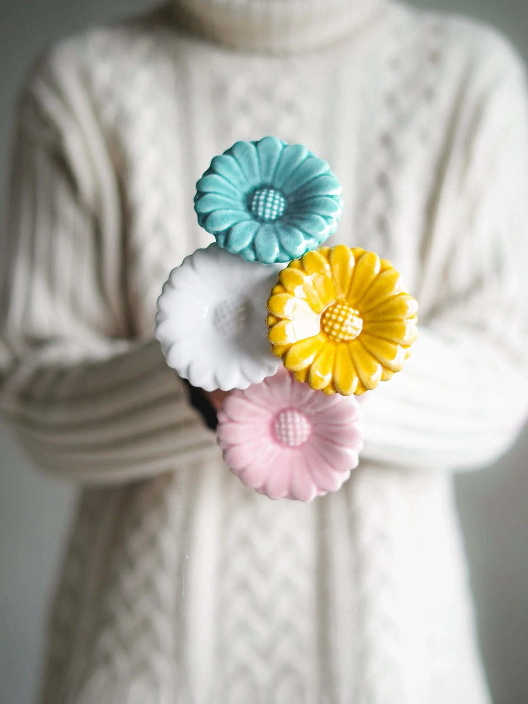 CerAmor Flores Ceramica - Bouquet de 4 flores de ceramica Camomila