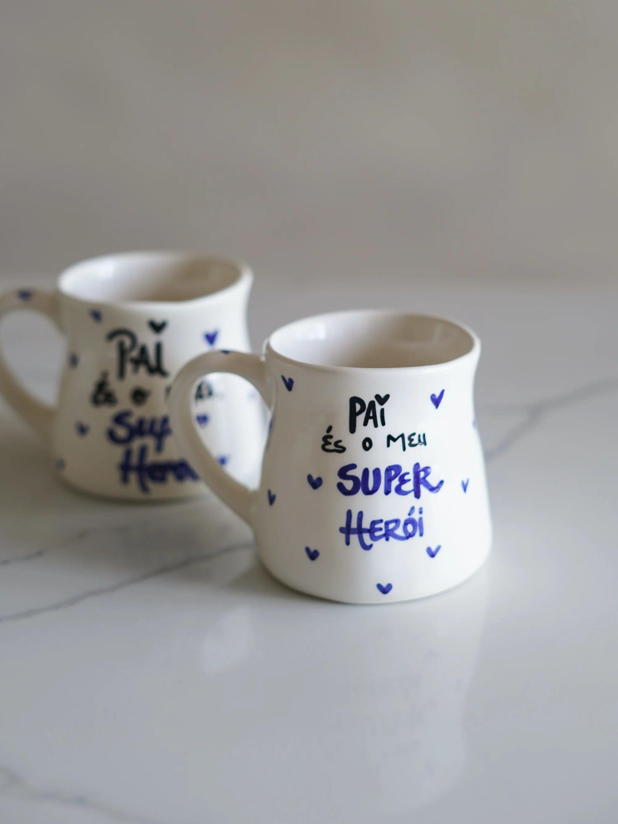 CerAmor Canecas Dia do Pai - Caneca em ceramica branca com a frase "Pai és o meu super herói"

