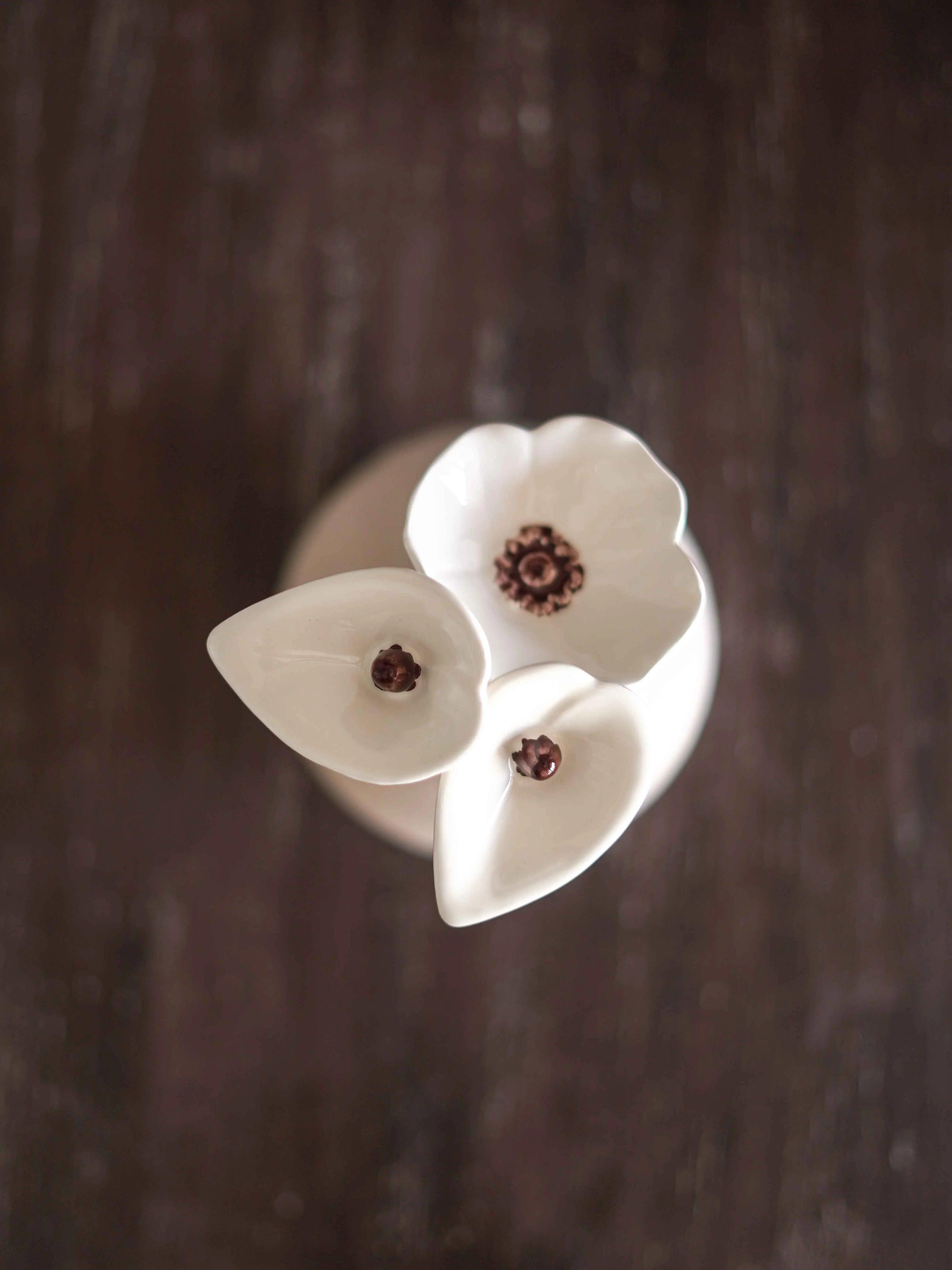 Flor Jarro em Cerâmica | Elegância e Simplicidade Decorativa