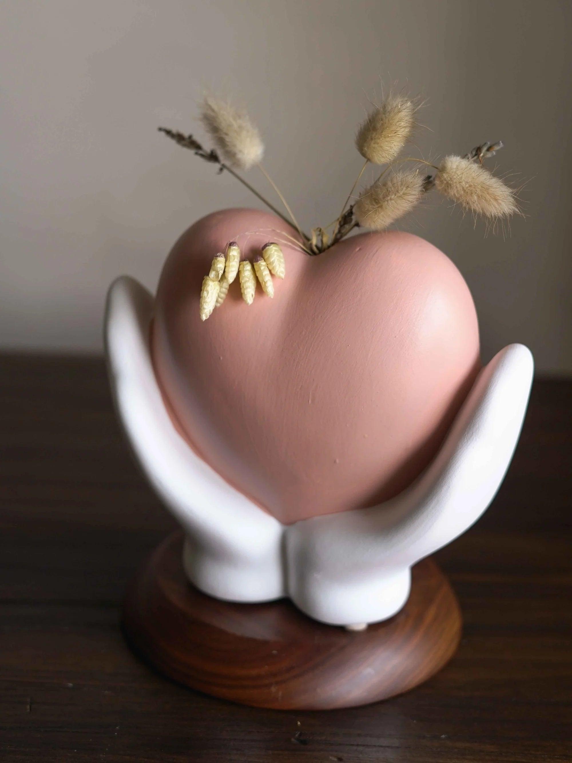 CerAmor Cerâmica Jarras - Jarra flores em cerâmica portuguesa cor de rosa e branca com motivo coração


