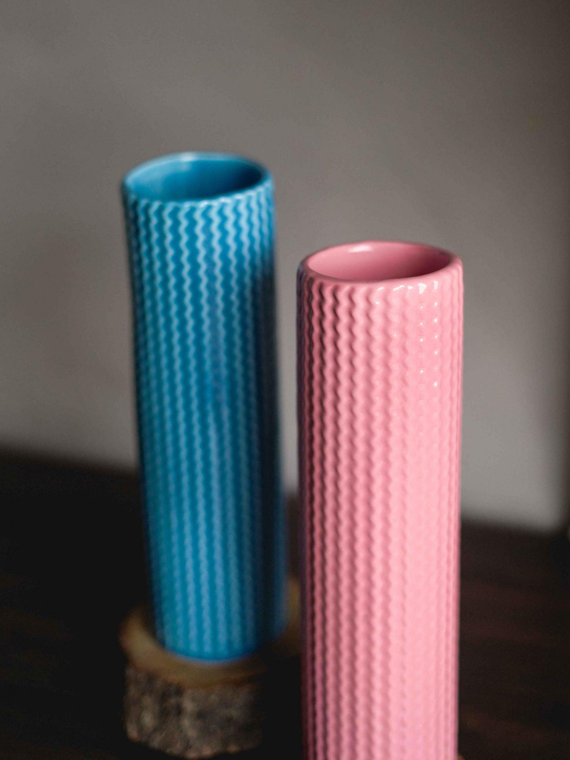CerAmor Cerâmica Jarras - Jarras flores em cerâmica portuguesa com relevo ondulado nas cores azul e rosa