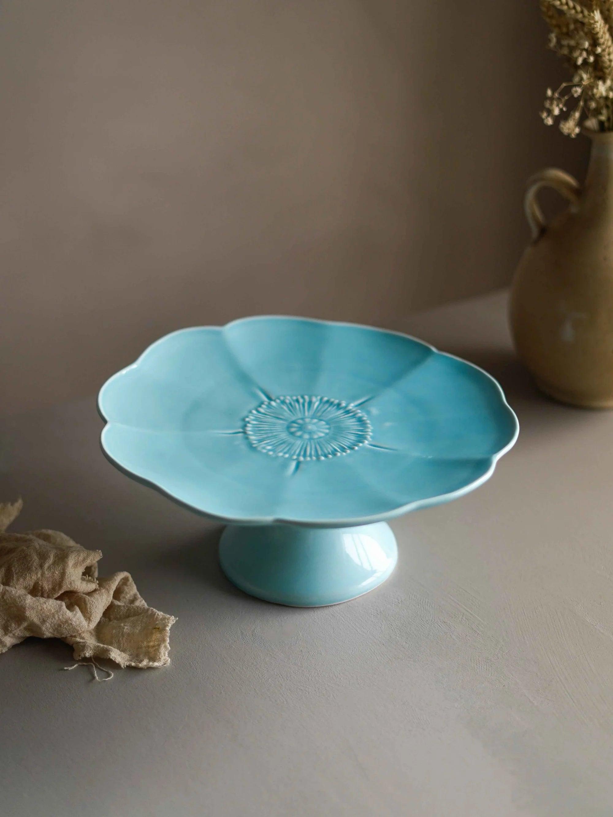 CerAmor Pratos Ceramica - Prato para bolo com pé em cerâmica na cor azul com motivo flor