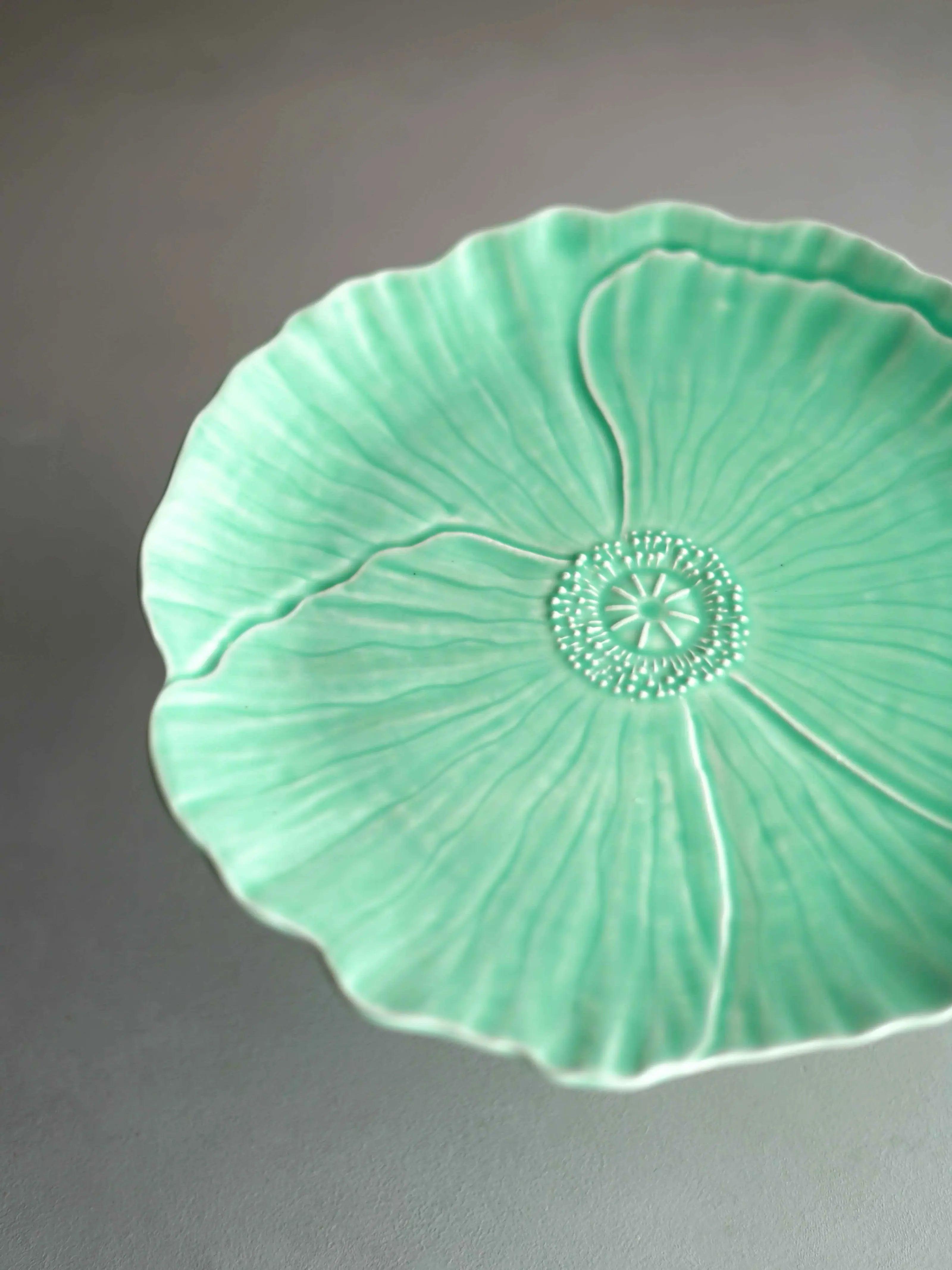 CerAmor Pratos Ceramica - Prato para bolo com pé em cerâmica na cor verde com motivo papoila