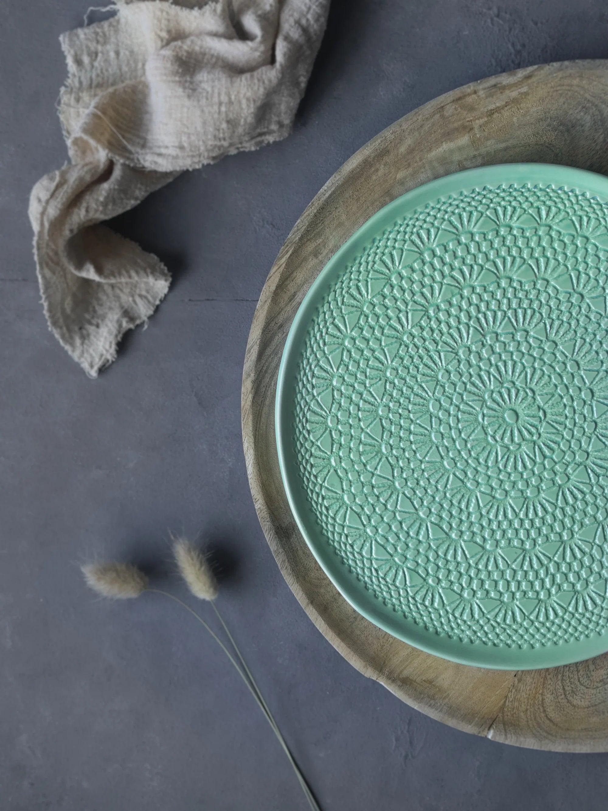CerAmor Pratos Ceramica - Prato para bolo em cerâmica na cor verde com motivo croché