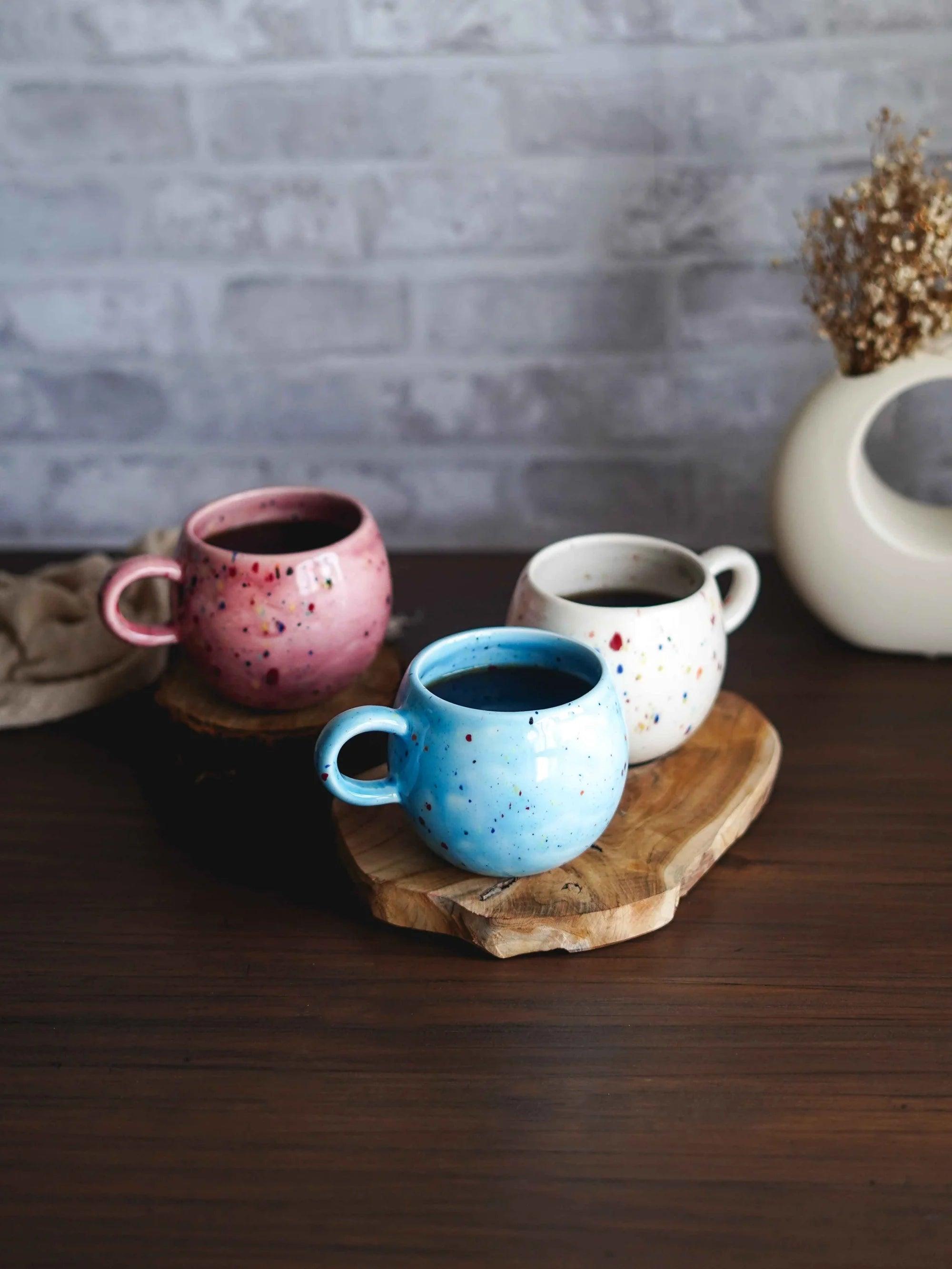CerAmor Canecas Ceramica - Caneca em ceramica nas cores azul, branca e rosa com inspiração arco-iris
