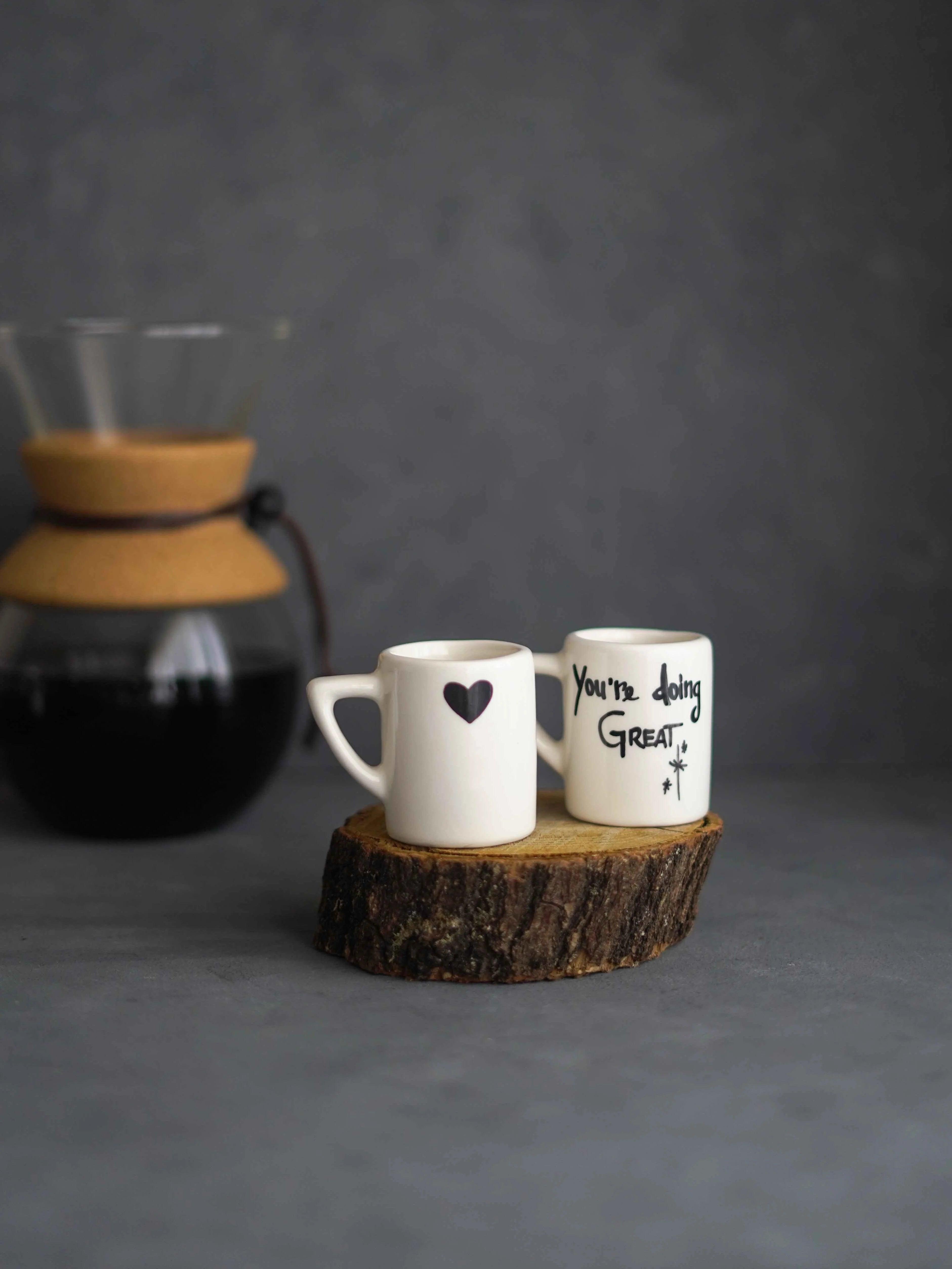 CerAmor Chávenas de Café - Conjunto de duas chávenas de café em ceramica portuguesa branca com frase motivadora