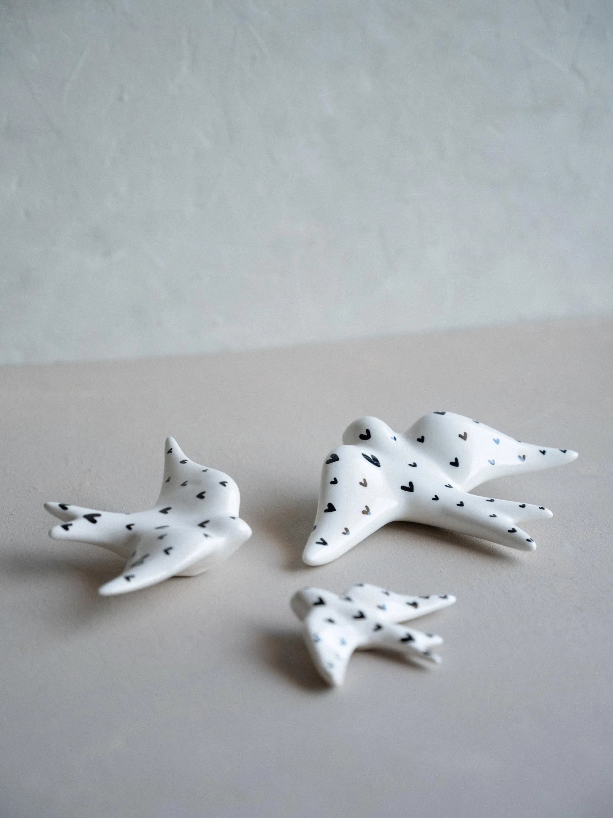 Conjunto de 3 andorinhas corações