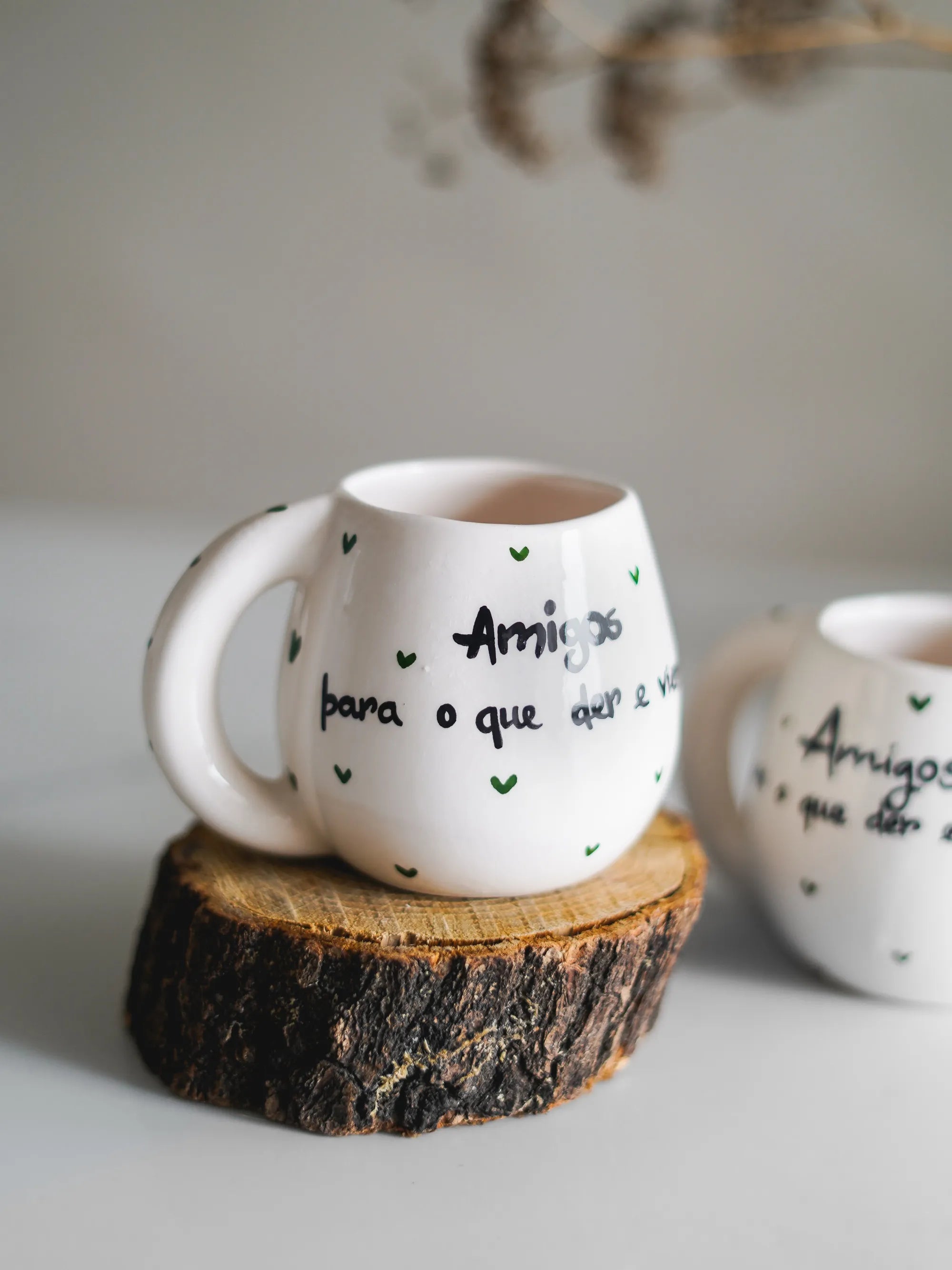 Caneca "Amigos para o que der e vier"