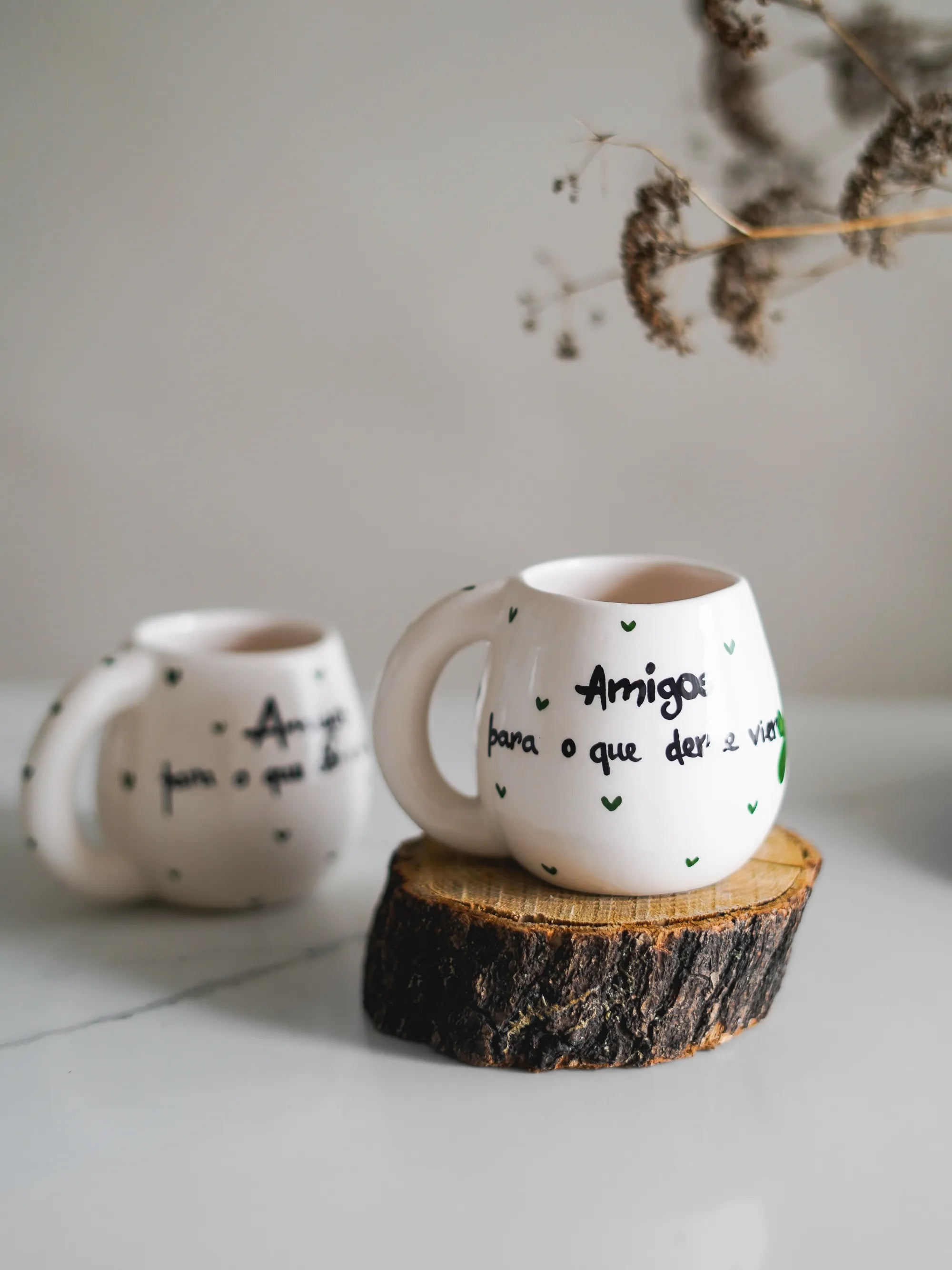 Caneca "Amigos para o que der e vier"
