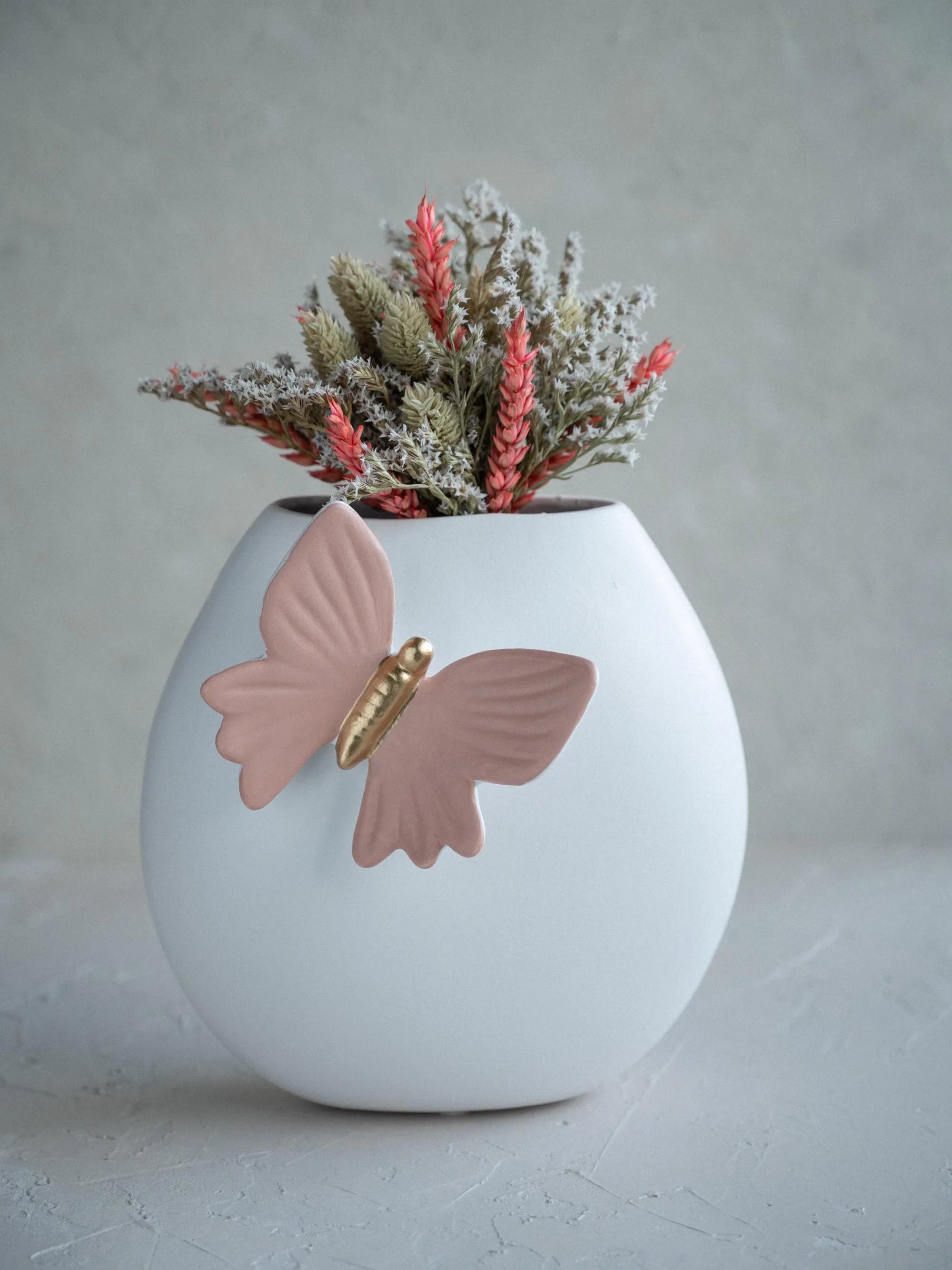 Jarra com Flores Borboleta